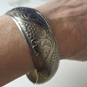 Vintage Embossed Cuff Bracelet Silvertone Bangle Abstract Grape Vines 7/8" Wide